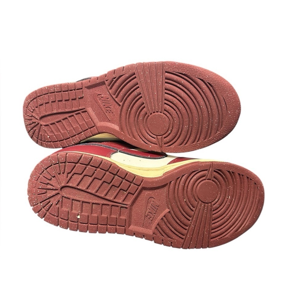 Nike Wmns Dunk Low SE “Sisterhood - Team Red” Size 8 - Picture 7 of 7